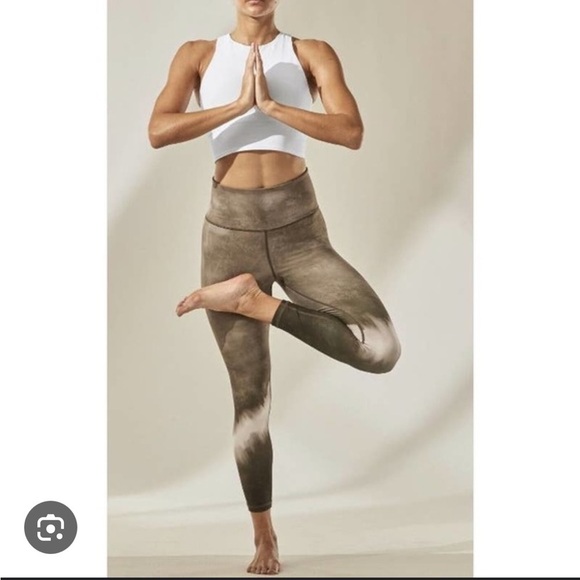 Athleta ELATION WATERCOLOR STRIPE 7/8 TIGHT Size L - Picture 1 of 6